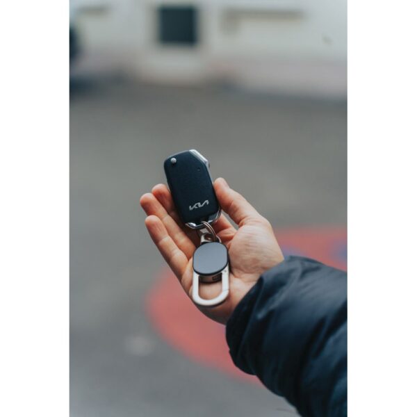 Keyfinder keychain with worldwide locating and USB C P301.6301