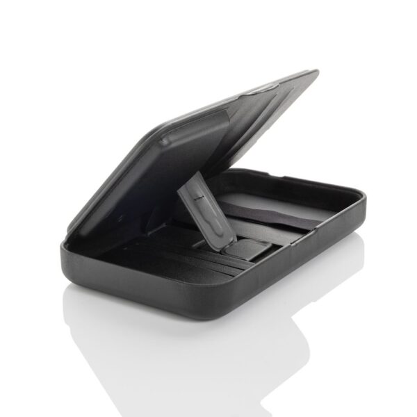 Swiss Peak RCS recycled travel case with 3 in 1 charger P309.0501
