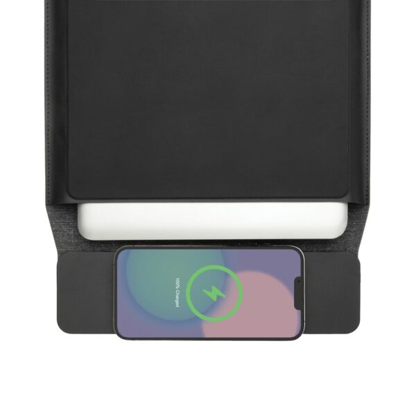 Swiss Peak 15W magnetic charging laptop sleeve 14-15