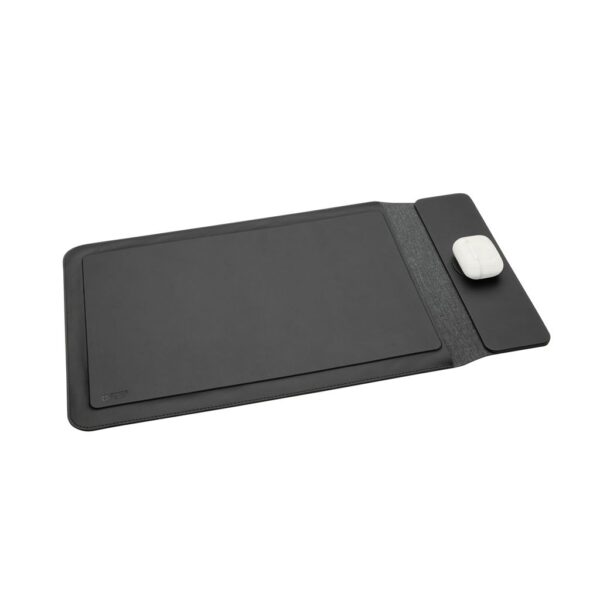 Swiss Peak 15W magnetic charging laptop sleeve 14-15