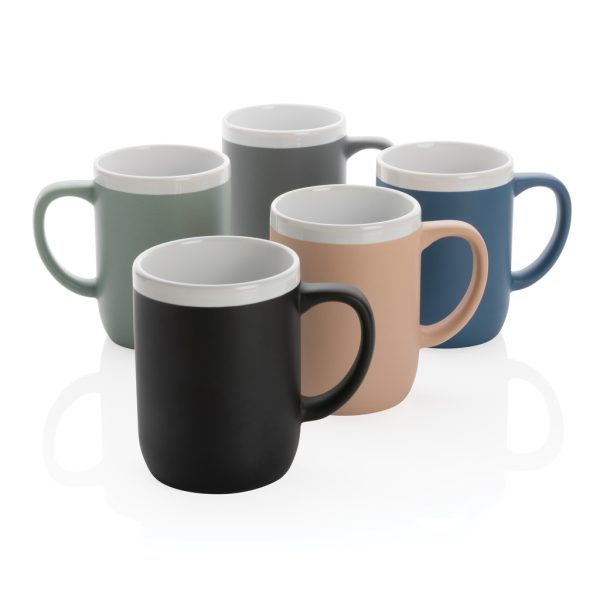 Ceramic mug with white rim P434.091