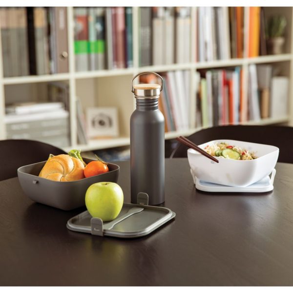 Modern stainless steel bottle with bamboo lid P436.832