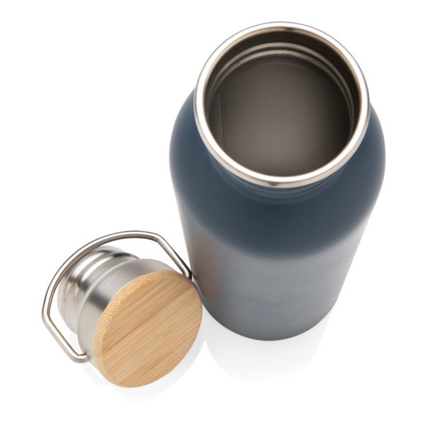 Modern stainless steel bottle with bamboo lid P436.835