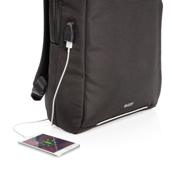 Swiss Peak AWARE™ RFID and USB laptop backpack P763.161