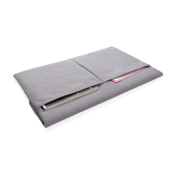 Magnetic closing 15.6" Laptop sleeve PVC free P788.082