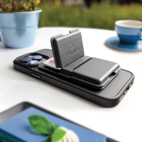 C-Secure MagSafe phone wallet P820.9901