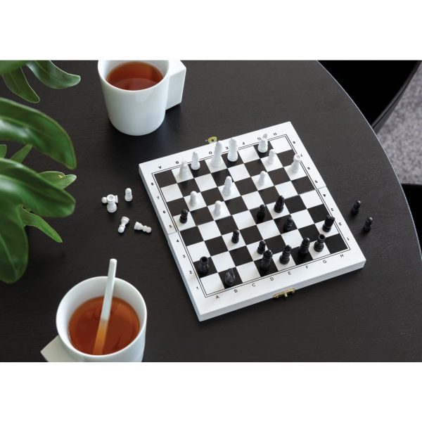 Deluxe 3-in-1 board game in wooden box P940.053